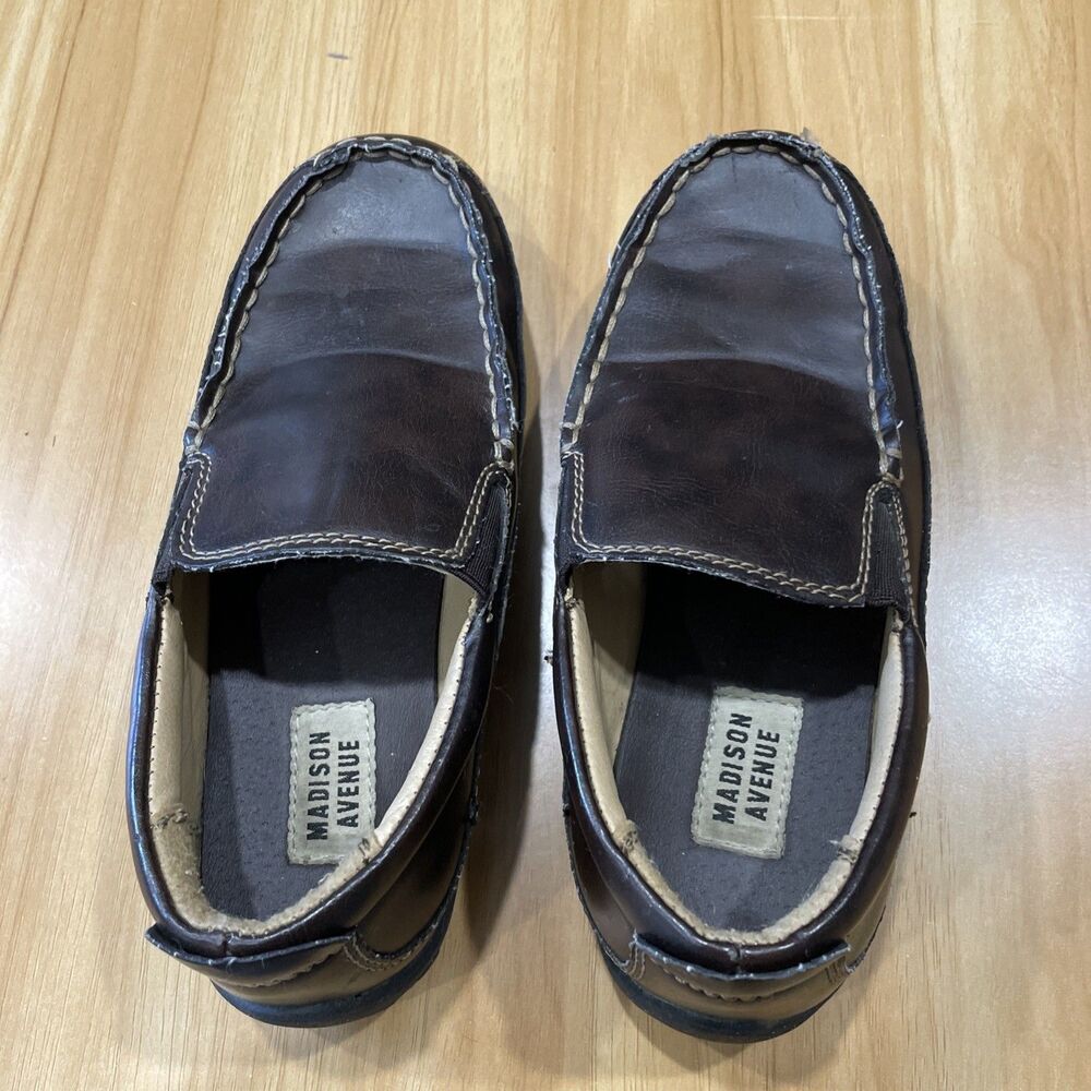 Madison Avenue Boys Size 13 1/2 M Loafers Little Tear Next To The Size Label